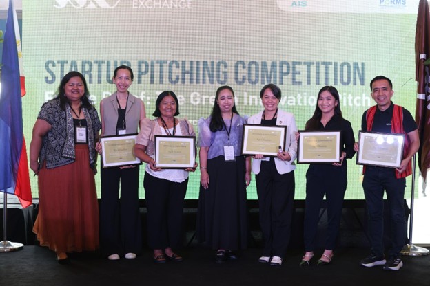 Finalist
Glenda Esperidal of Green Beauty and Wellness delivers her presentation.    
